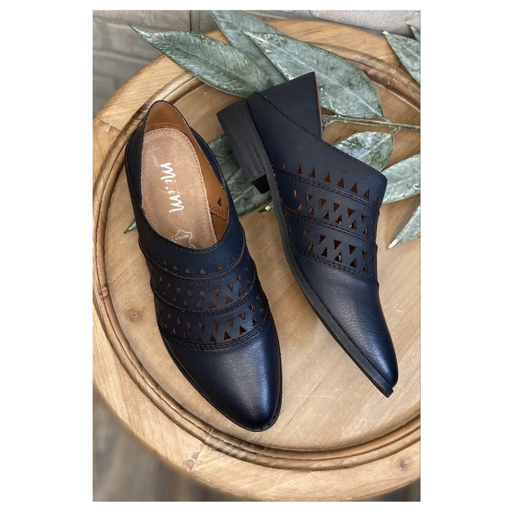 Mi.iM "Stella" Triangle Cut Design Loafers--Black - Picture 3 of 6